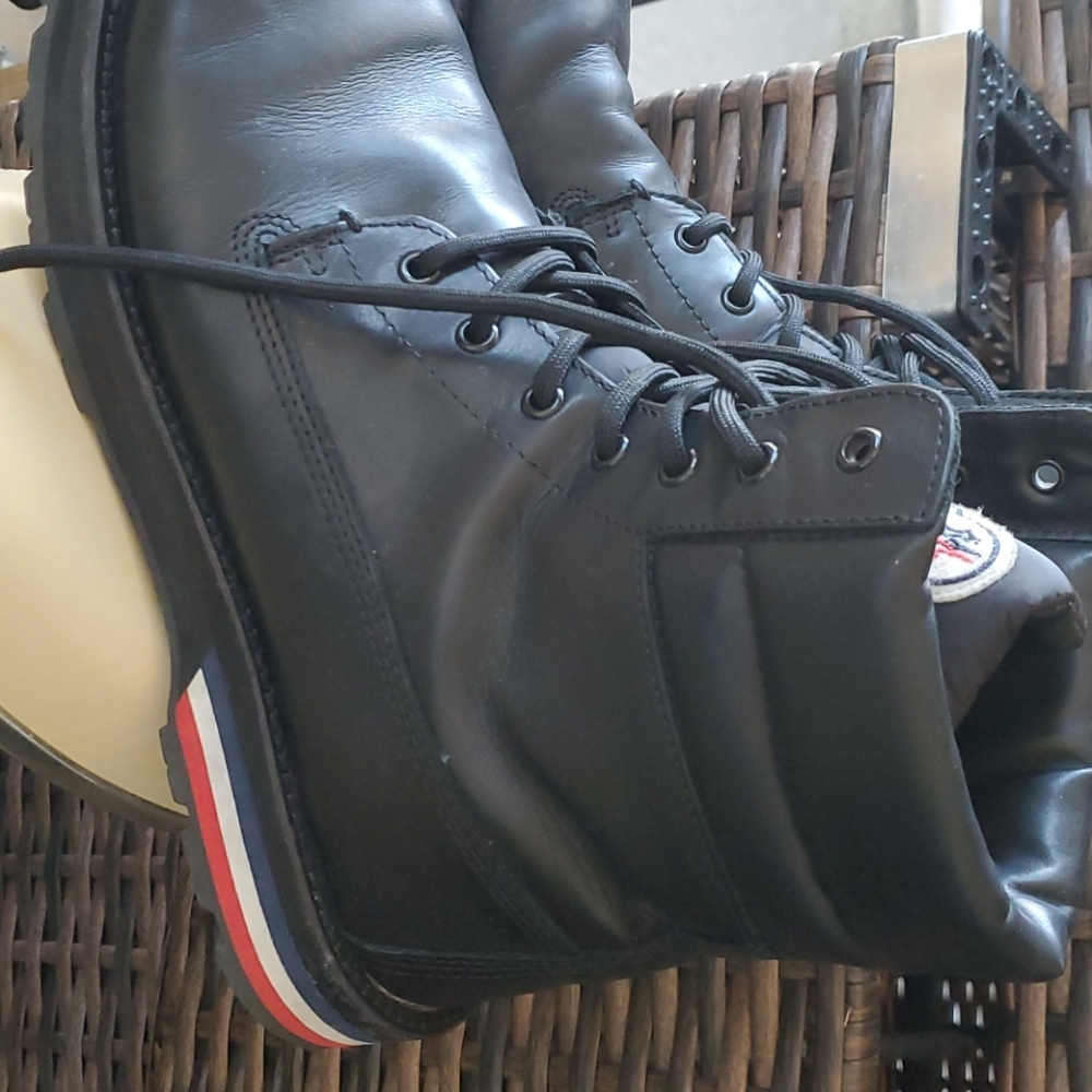 Moncler boots - Picture 2 of 5